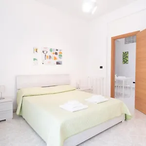 Cozy De Gasperi , Bari Italia